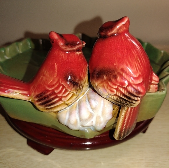 Vintage Art Pottery Green Maple Leaf w/Perched Cardinal Pair - Picture 4 of 13